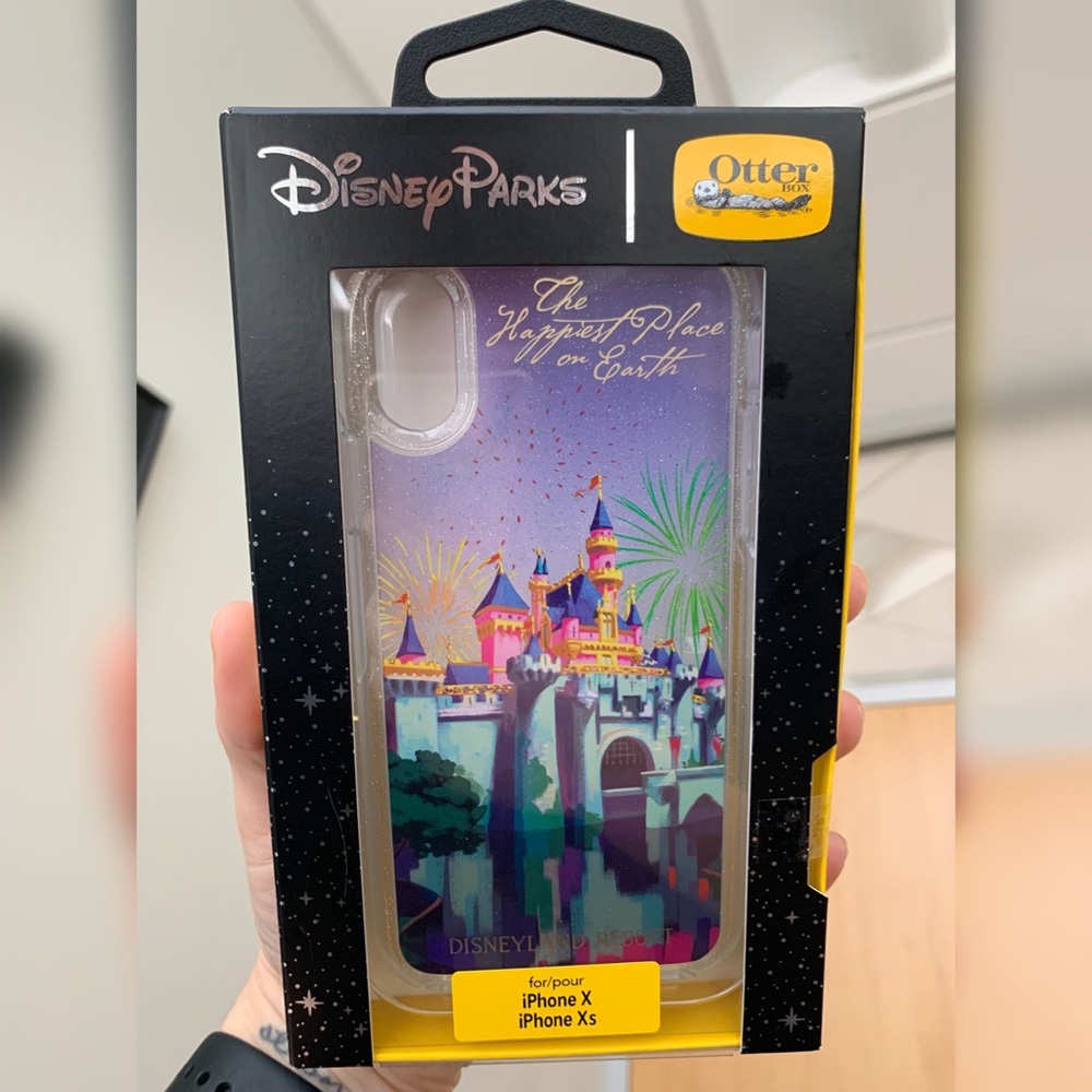SOLD Otterbox Disneyland iphone X/XS Case